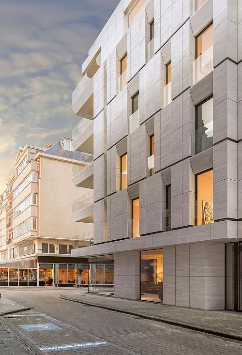 Residentie Savoye - geveldetail in natuursteen met strakke detaillering